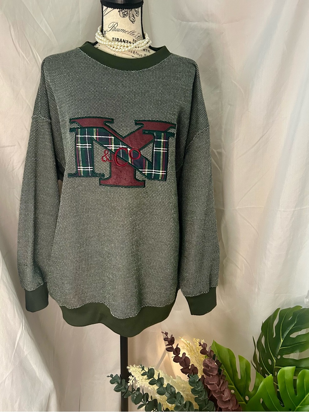 Vintage, Old School, Y2K, Unisex New York & Company Pullover Sweatshirt sizeM